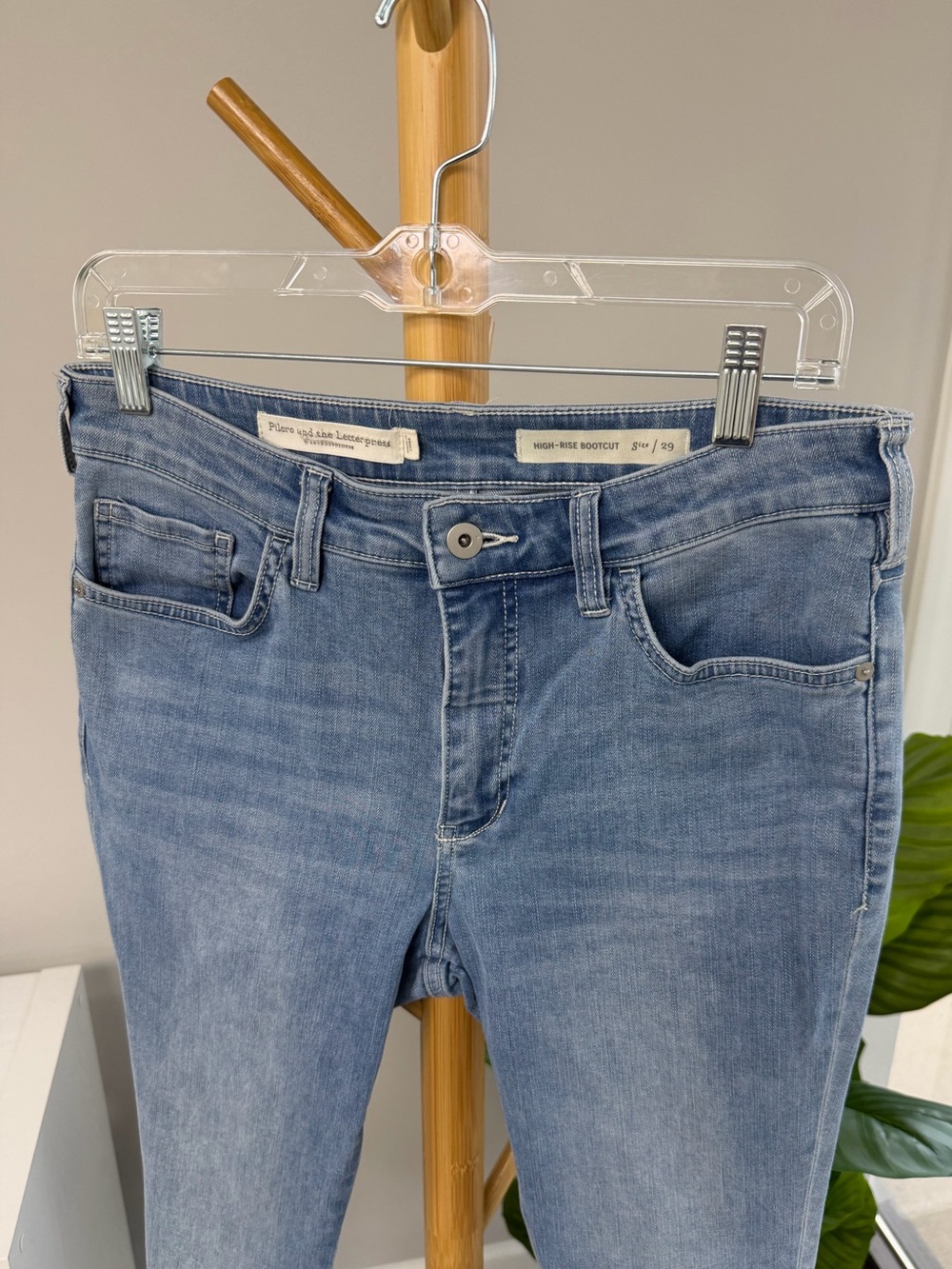 Pilcro Embroidered High-Rise Cropped Bootcut Jeans Sz 29 - Picture 6 of 11